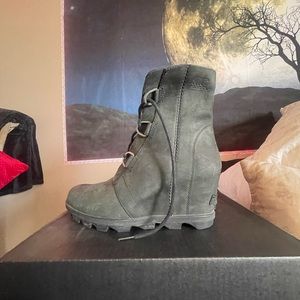 NIB Woman’s sorel “Joan of Arctic ll Wedge boots”